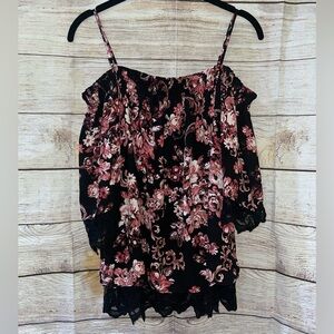 🤎3/$10 Iz Byer Black and Pink Floral Blouse Size Medium